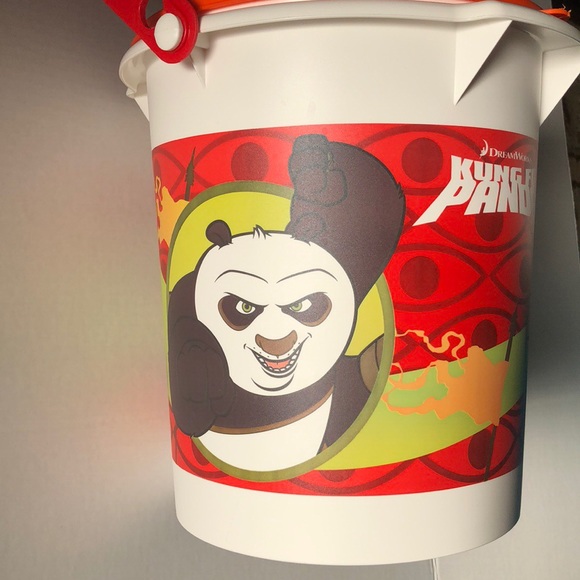 NWOT - Tupperware Container with Handle - Picture 2 of 5